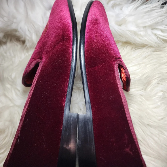 Men\'s Burgundy Velvet Loafers with Gold Lion Crest – ElanRoman Size 46/12 NEW main image 6